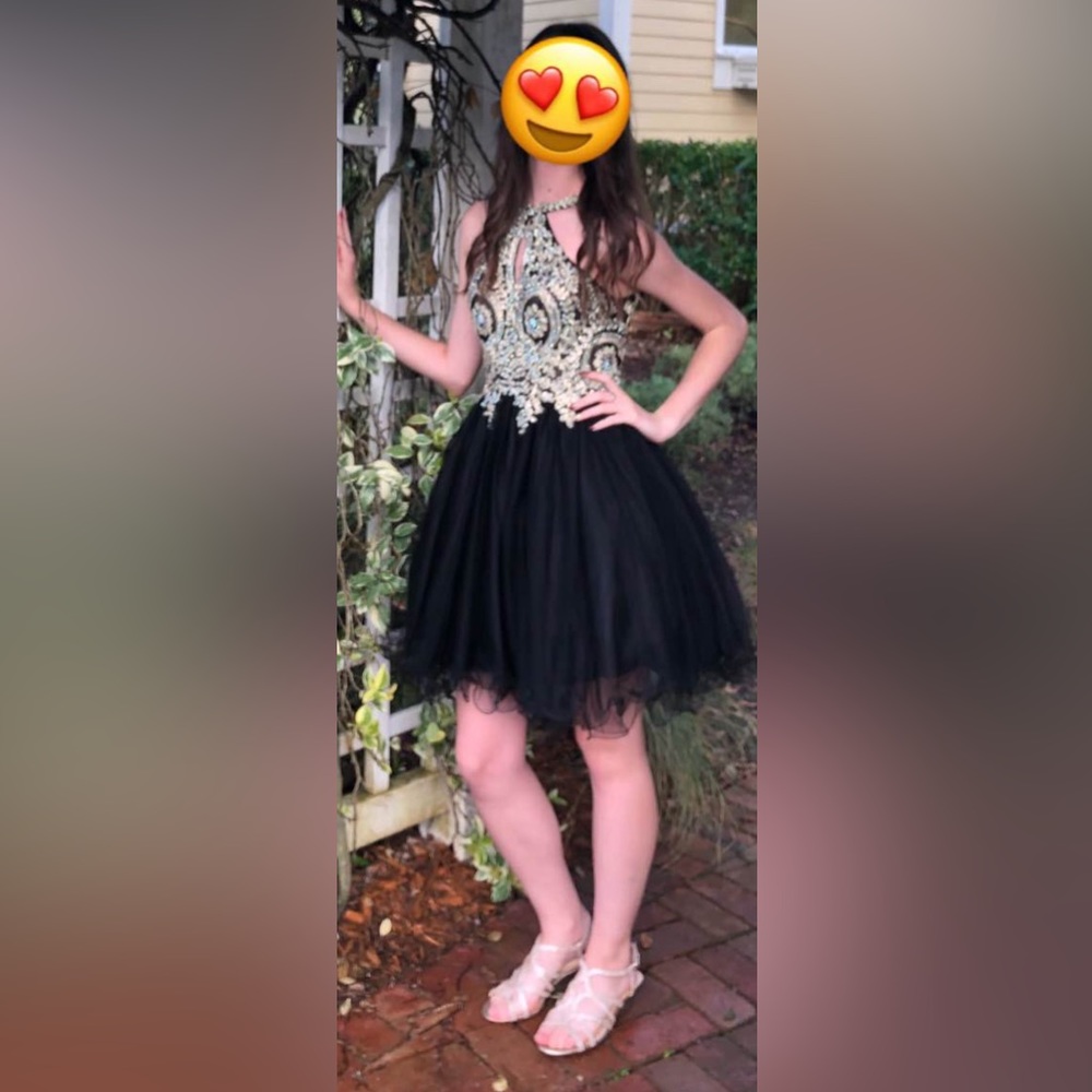 Gorgeous spring dance/prom dress short/ sequined bodice - Picture 5 of 9